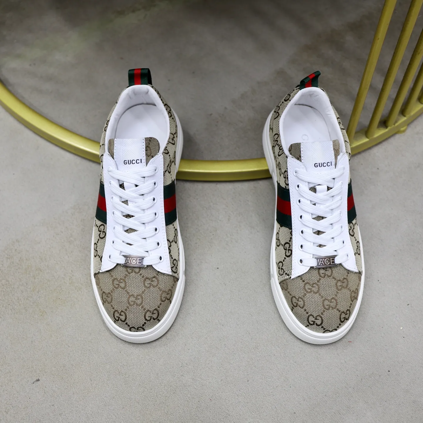 Ex-factory price: 440💰🙅‍♂️🙅‍♂️🙅‍♂️ Brand: GUCCI Standard code: 38-44 (45 customized) Grade: Same as the official website Material: Original material splicing Comfortable and breathable lining Lightweight and wear-resistant sports outsole Style category: Men's fashionable casual shoes Running sneakers Distinguished luxury brand elements Top luxury Color: actual picture color